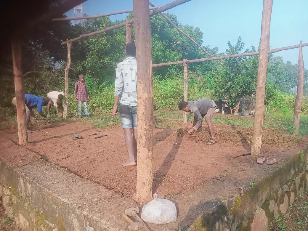 Parents in ASR District Villages Build Makeshift School