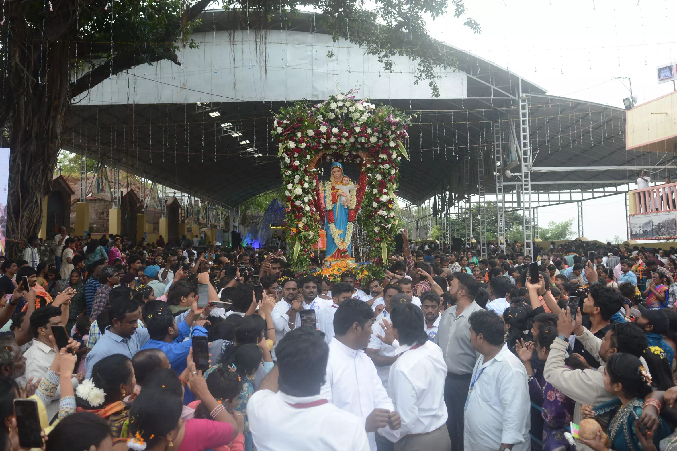 AP: Thousands throng Ross Hill Church for annual Mary Matha feast