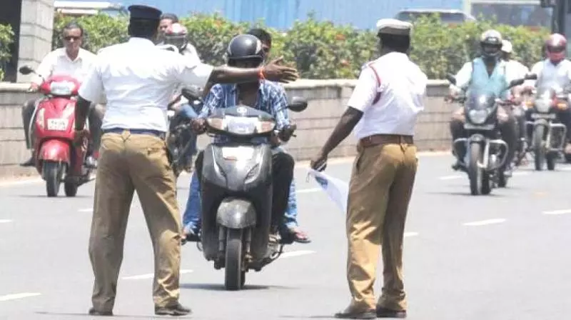 Hyderabad: Traffic cop touches teen inappropriately, complaint lodged