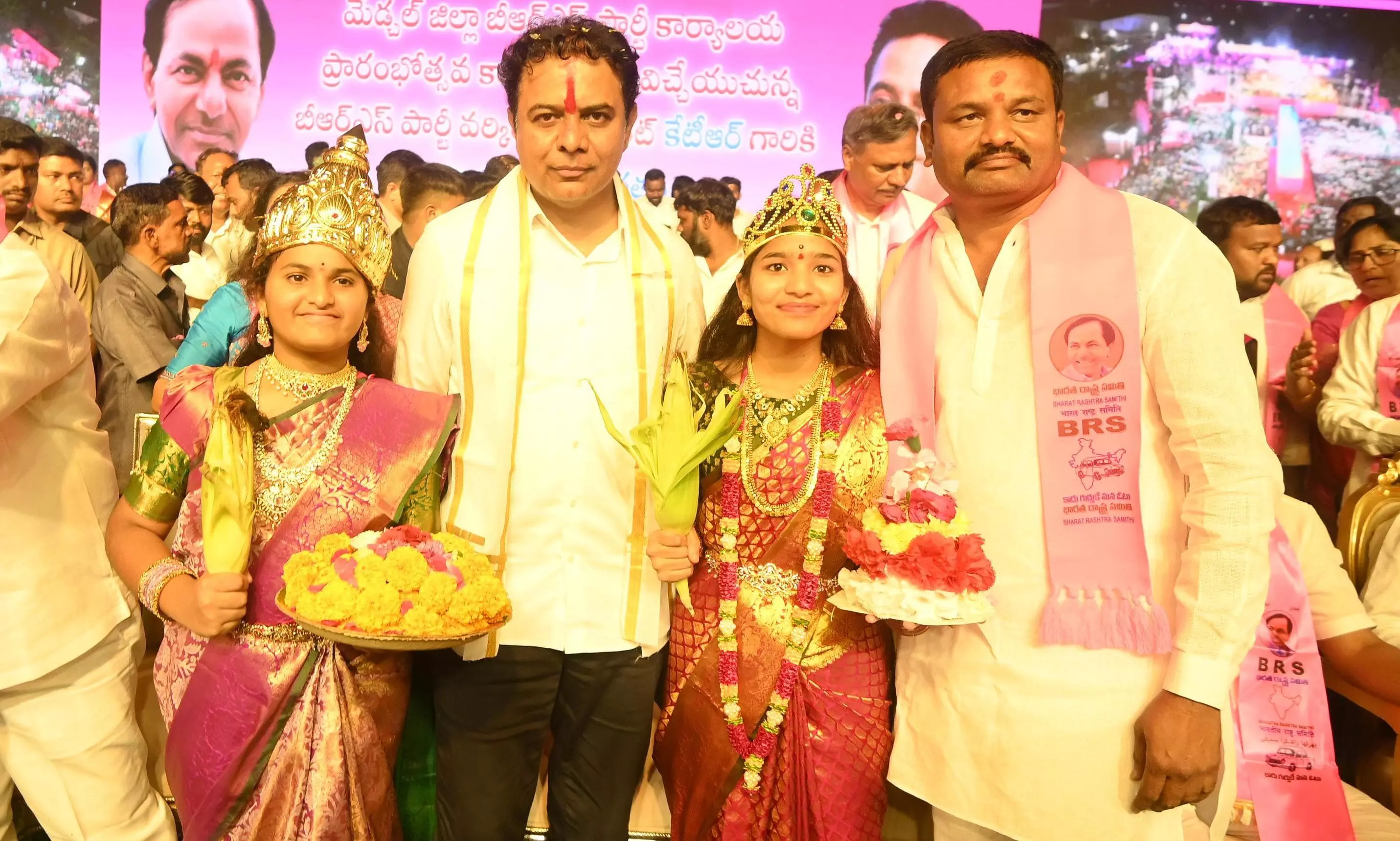 New Telangana Talli Looks like a Pauper: KTR