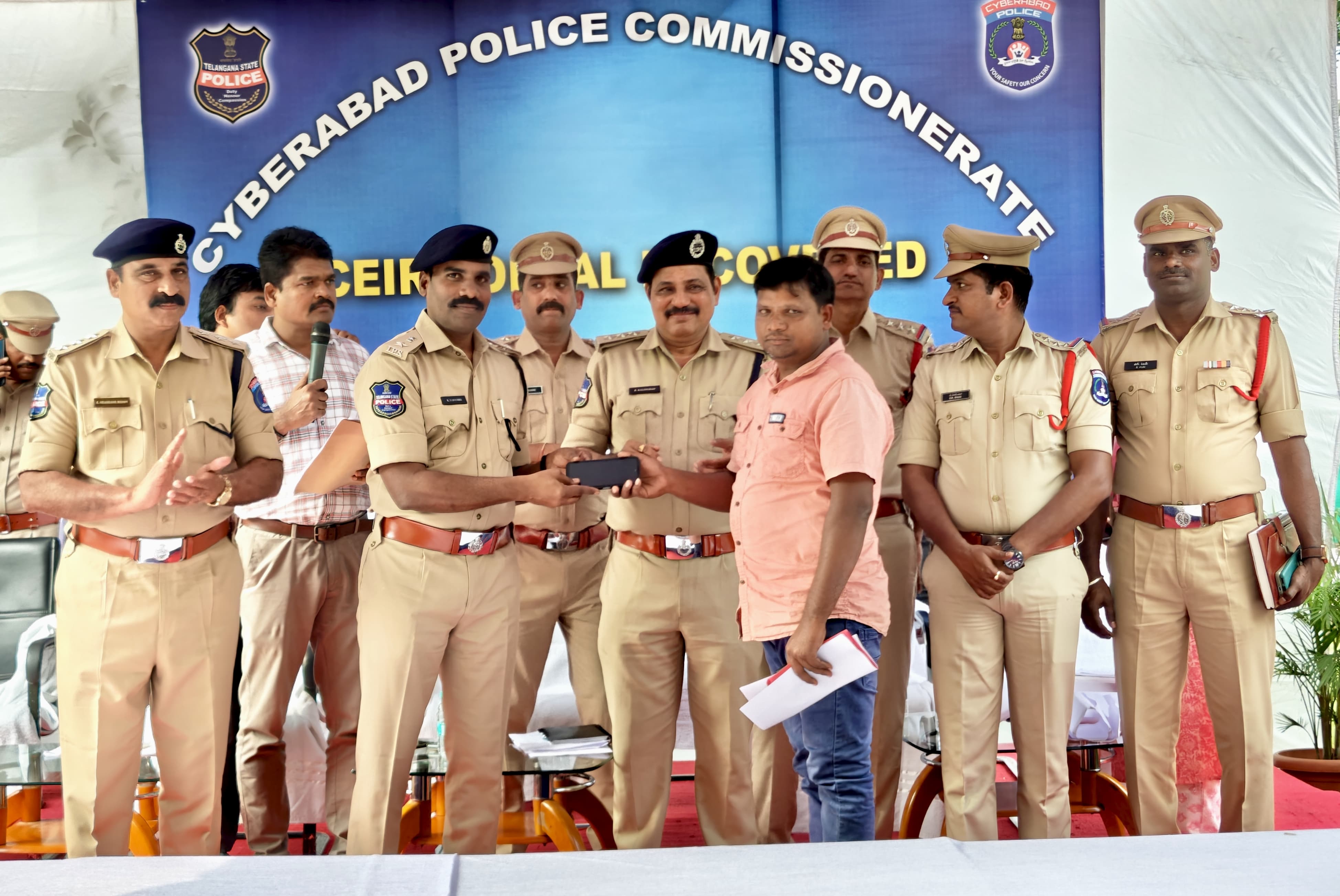 Cyberabad police recover 1,100 stolen mobile phones worth Rs.3.30 Cr