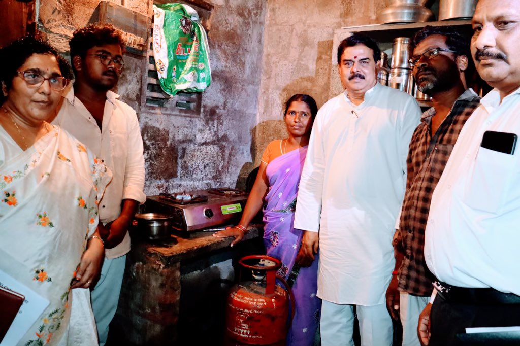 Gas bookings under Deepam 2.0 scheme cross 80.37 lakh in 42 days: Manohar