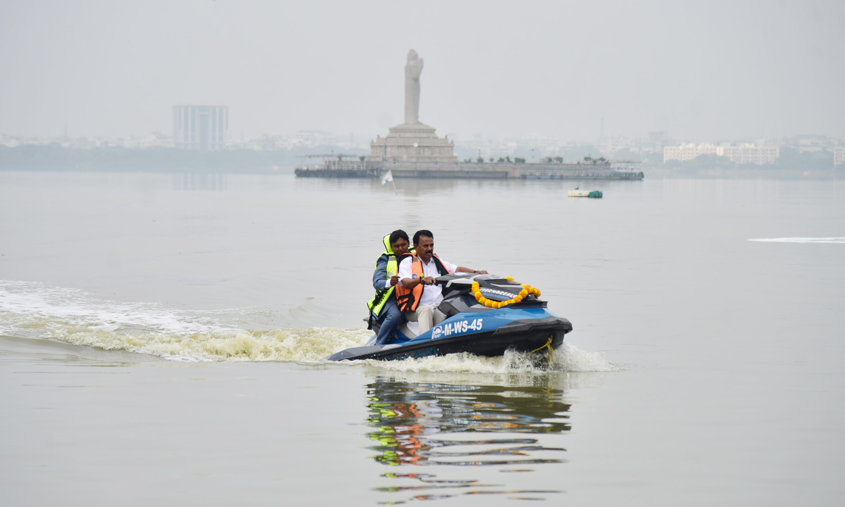 Adventure Sports Enthrall Visitors at Hussainsagar