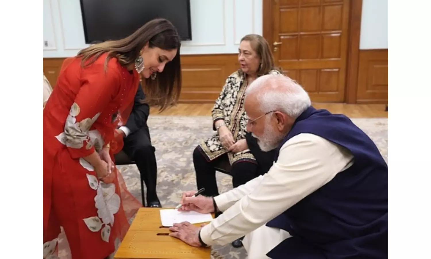 Honored to have been invited by PM to commemorate our grandfather Raj Kapoors legacy: Kareena