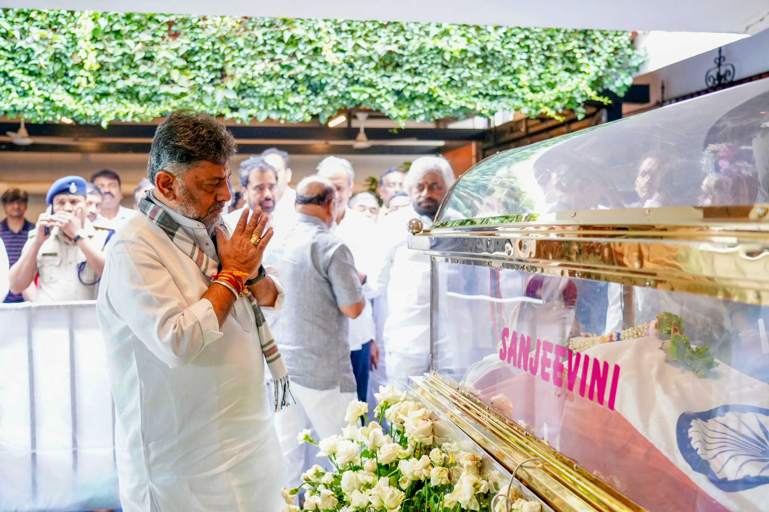 S.M. Krishna Cremated with State Honours