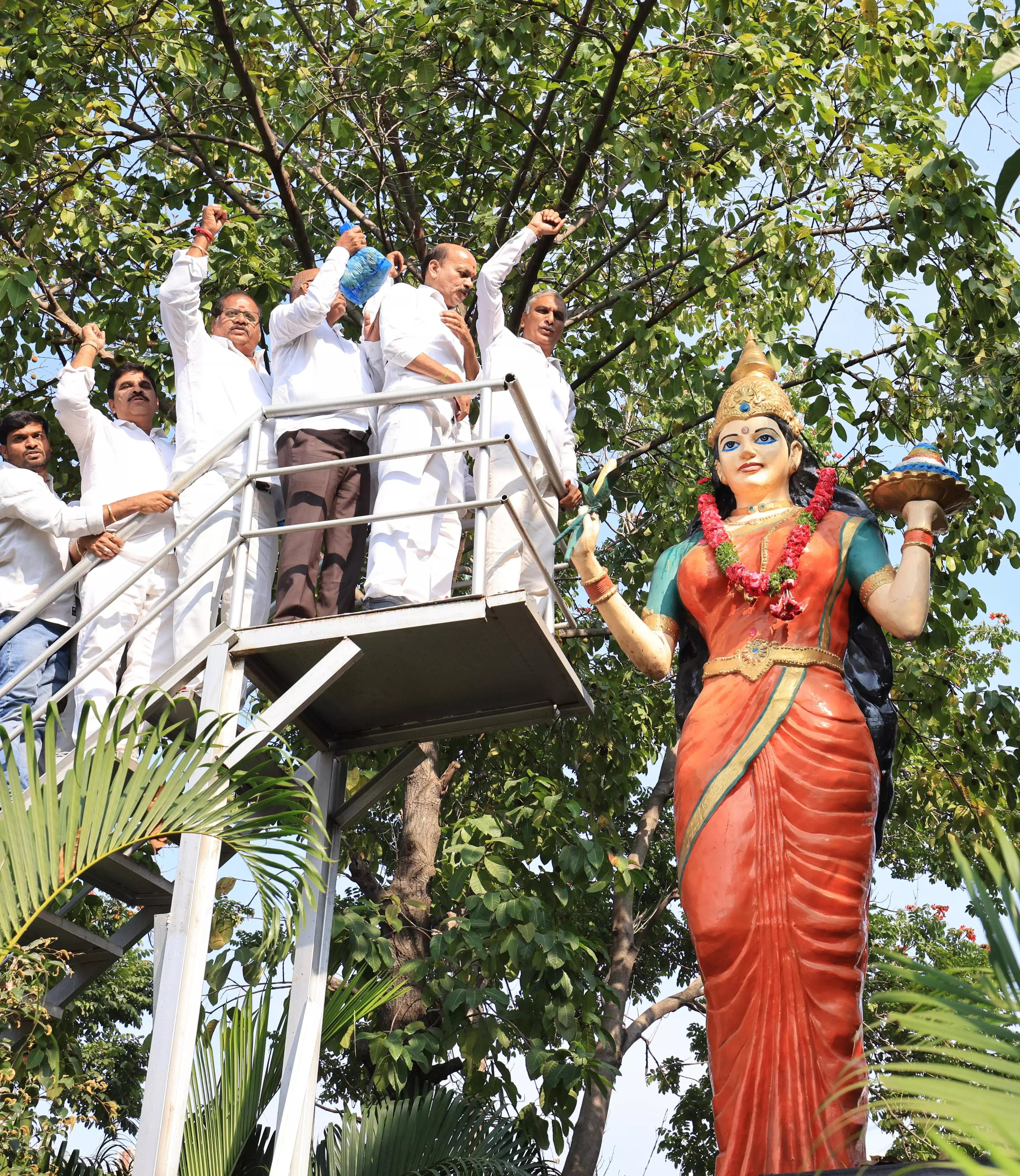 BRS challenges CMs claims on Telangana Talli statue