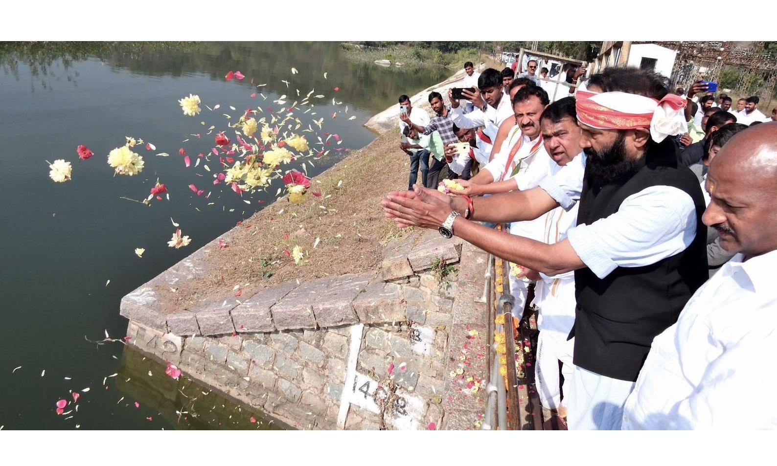 Uttam Promises Restoration of Nizamsagar Project