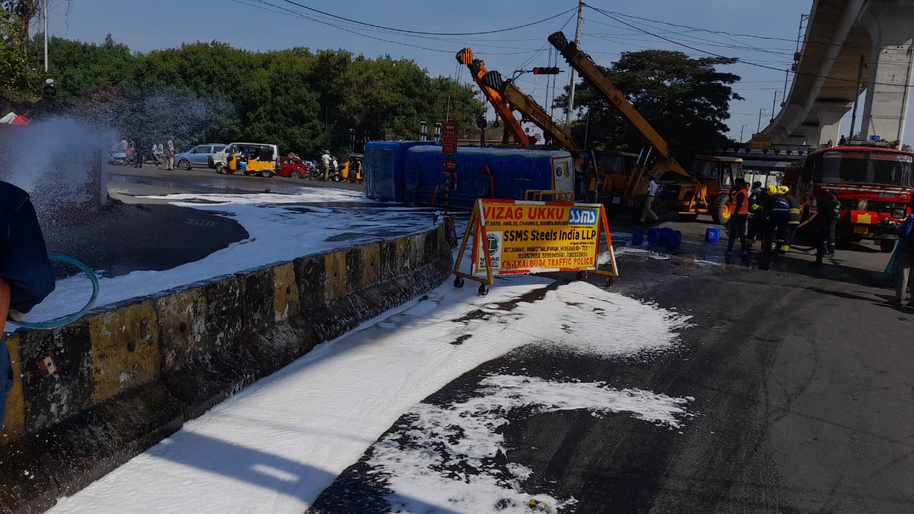 Diesel Tanker Topples on Secunderabad-Mettuguda Road