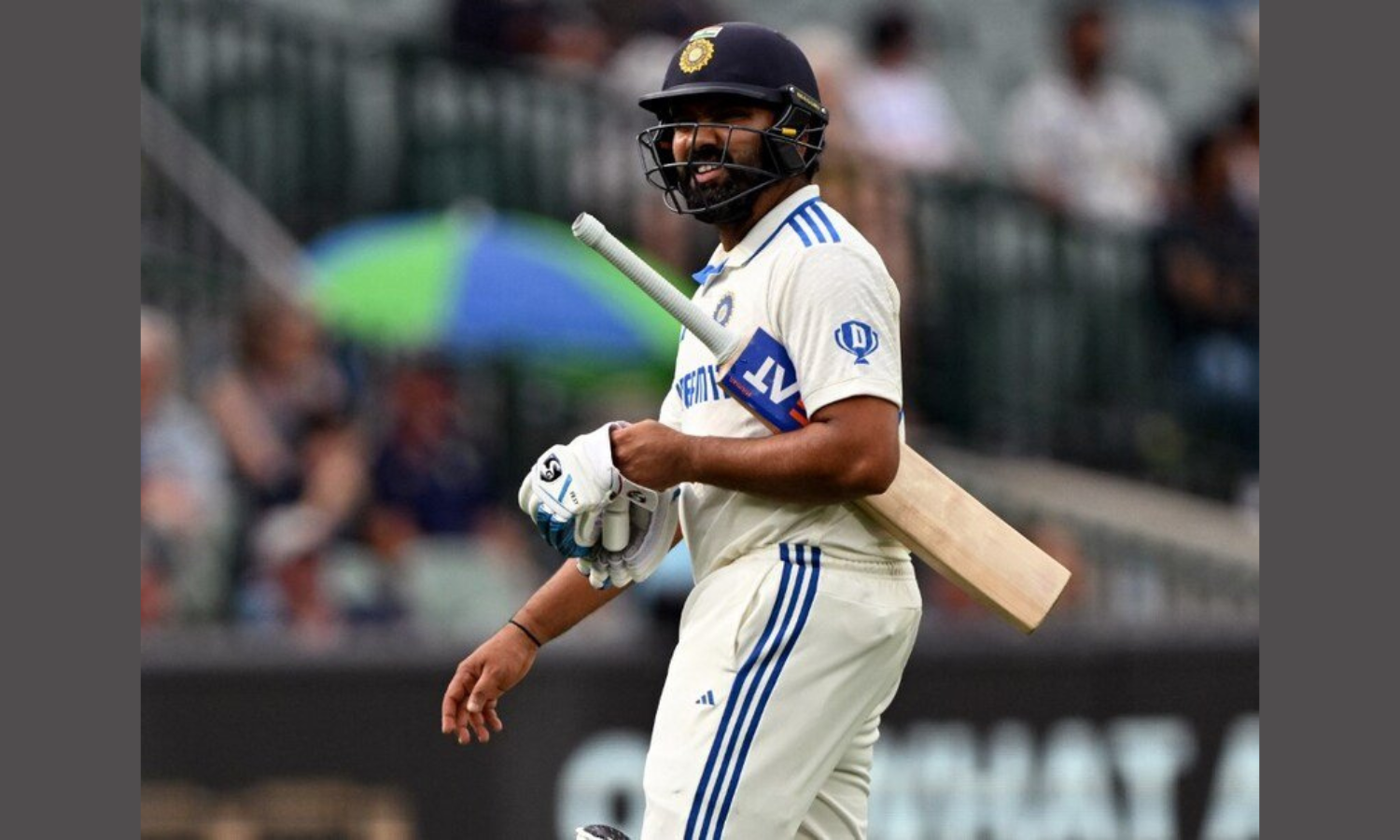 Gabba Test: Fans speculate Rohit Sharma's retirement after his unusual gesture!