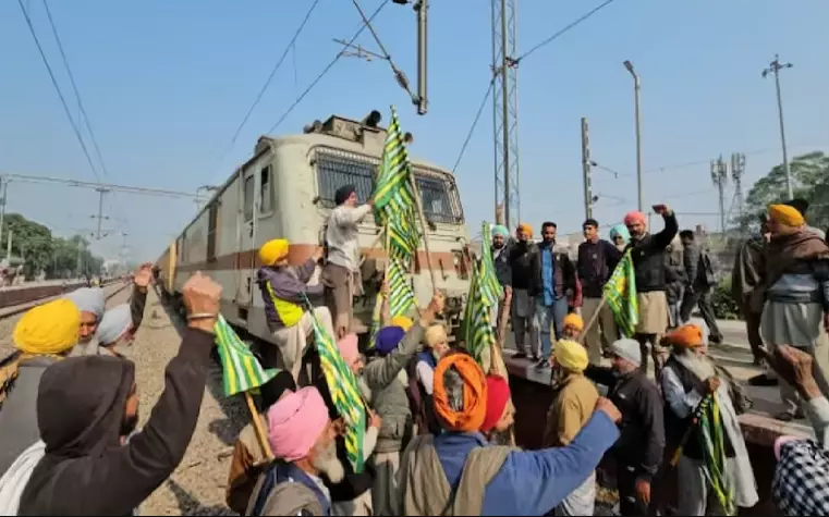 3-hour rail roko protest by farmers begins in Punjab