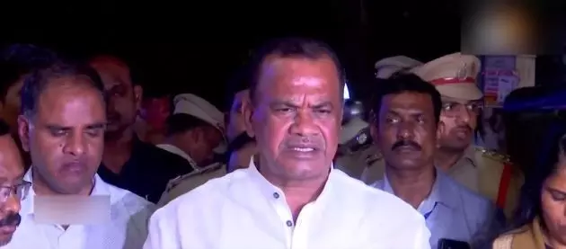 Minister Komatireddy Offers ₹25 Lakh to Stampede Victim Sritej