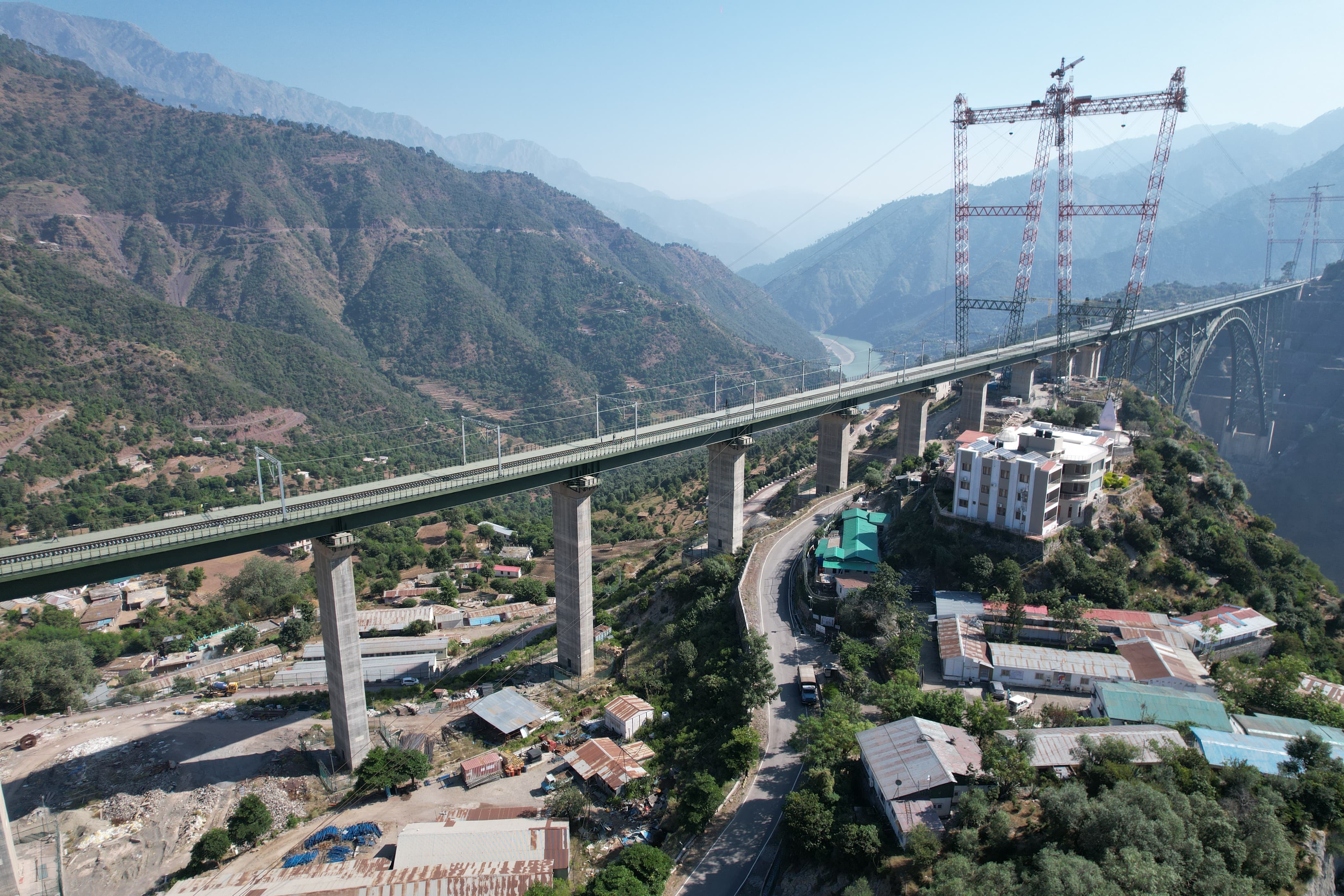 World's highest arch bridge to link Kashmir to India