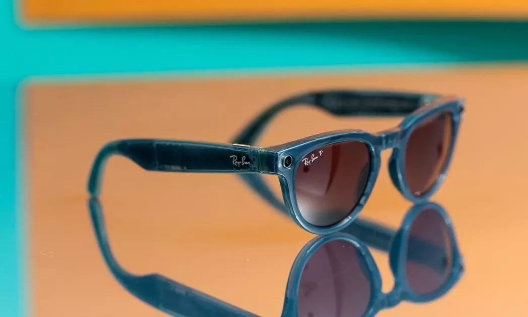 Meta Plans to Add Display to its Ray-Ban Smart Glasses