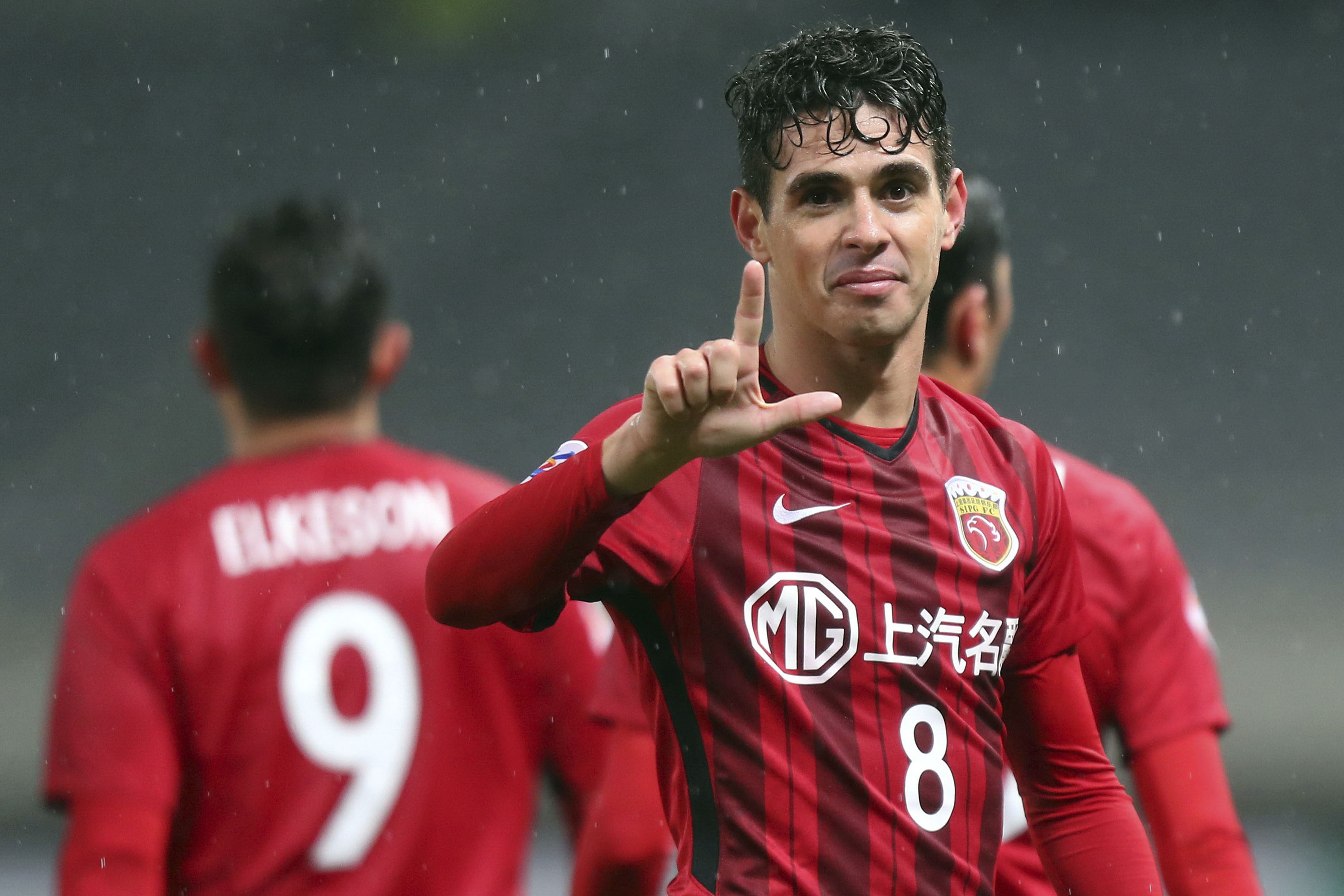 Brazilian midfielder Oscar returns to Sao Paulo