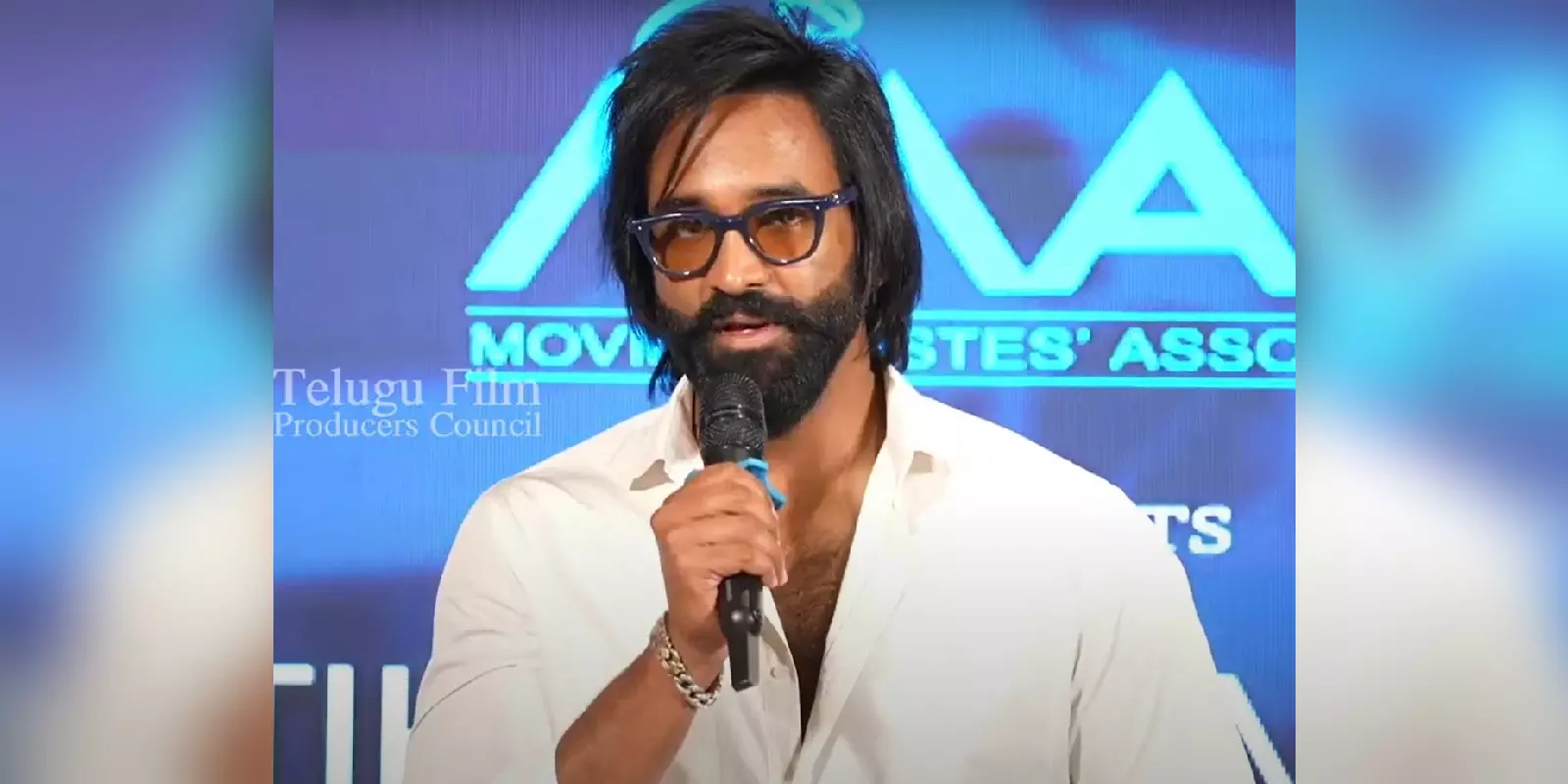 Manchu Vishnu: Artists should not react to all sensitive issues