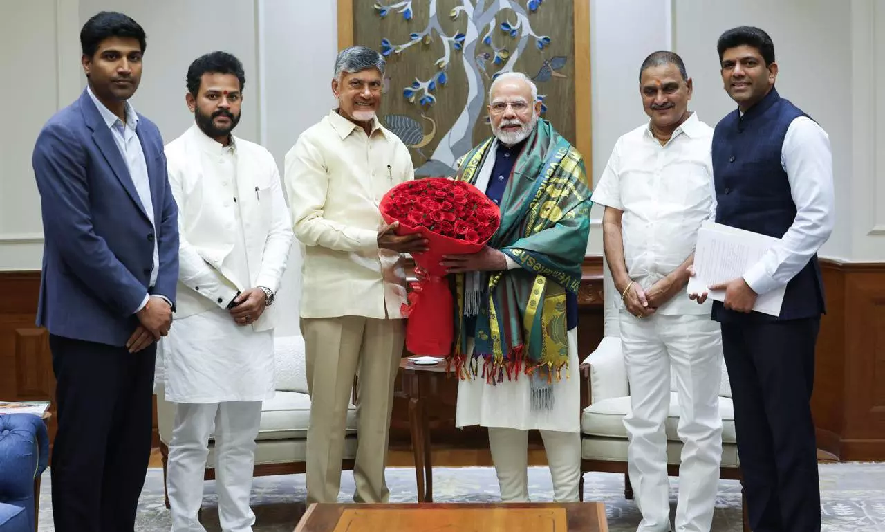 Naidu Discusses Key AP Projects With Modi in New Delhi