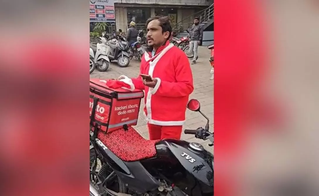 Santa Costume Row: Right-Wing Activists Confront Food Delivery Agent