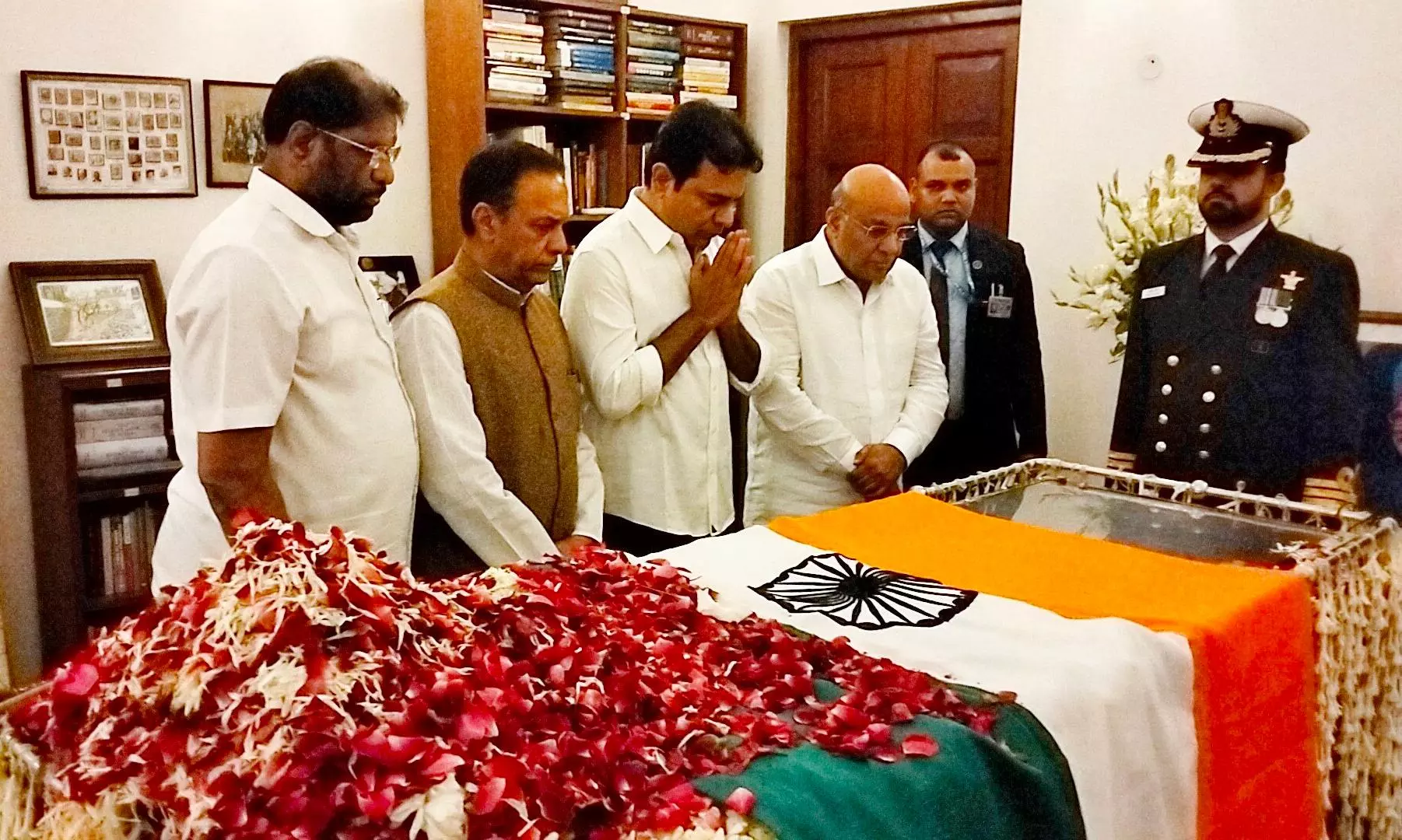 KTR to Lead BRS Delegation to Manmohan Singh Funeral