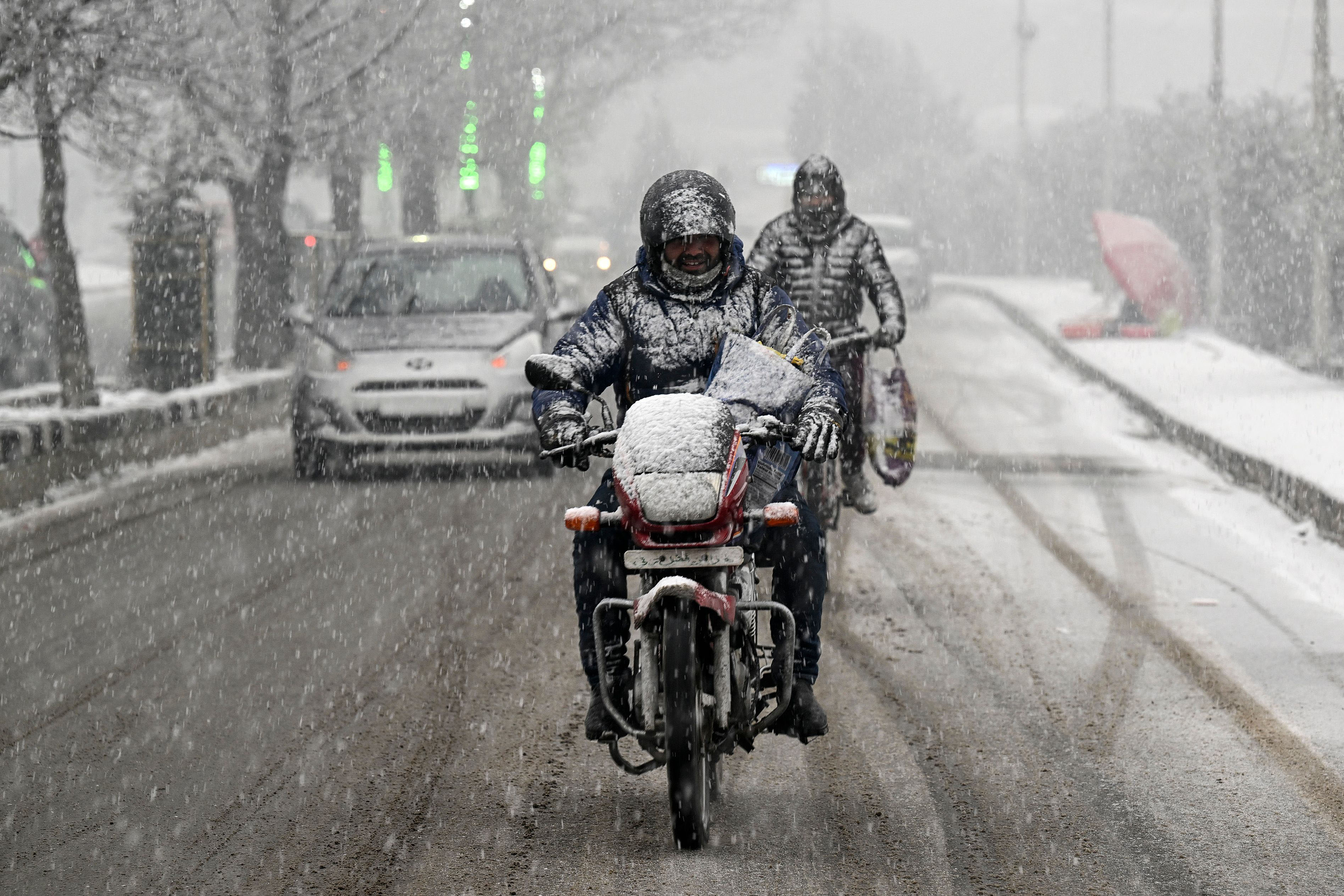 Season's First Snowfall Blankets Kashmir Valley