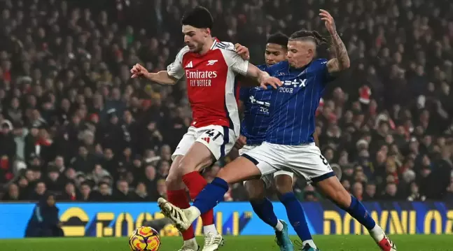 Arsenal Move Second After Ipswich Win, Rice Urges Trophy Push