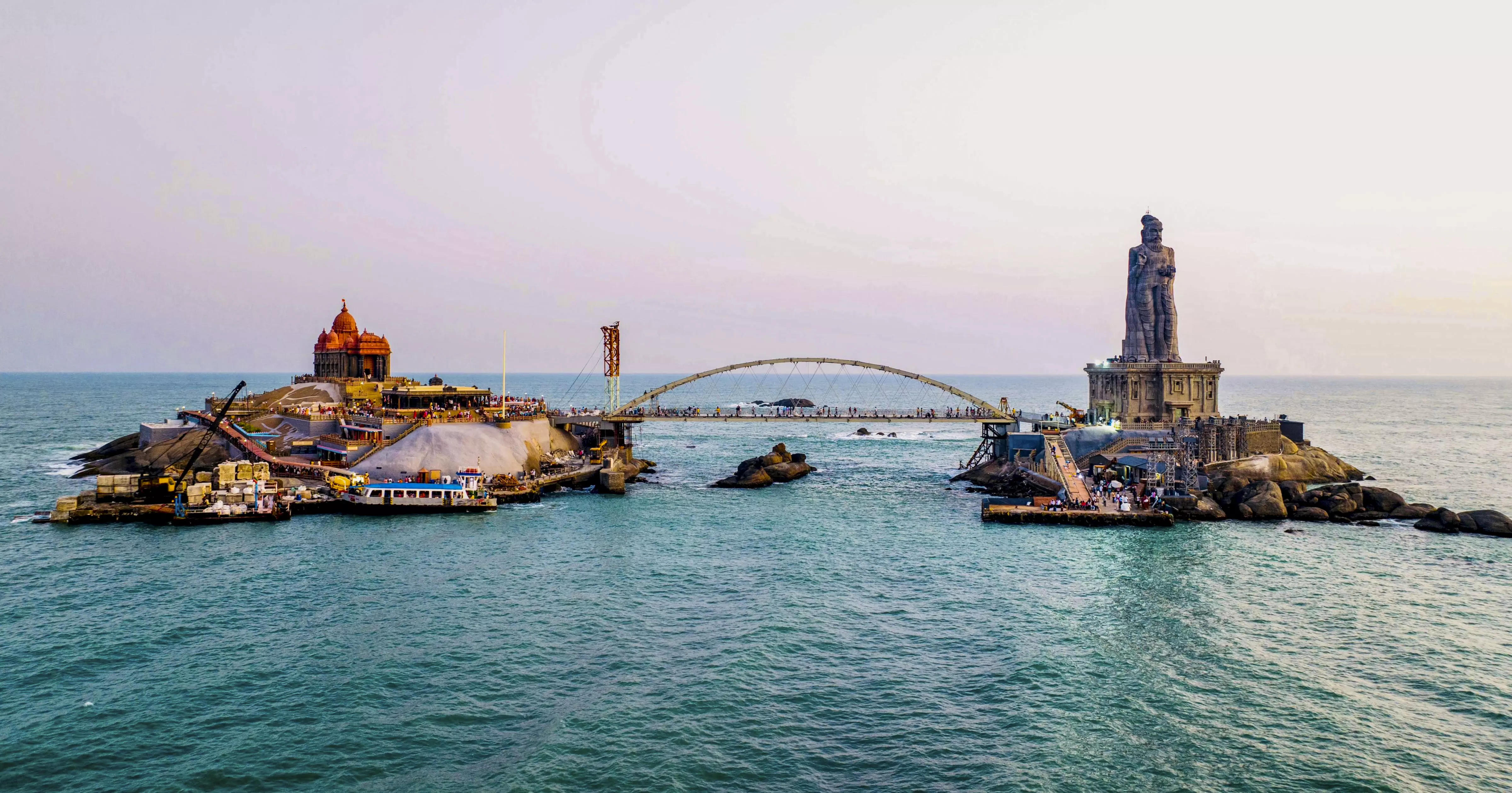 Tamil Nadu: Glass bridge connecting Vivekananda memorial, Thiruvalluvar statue inaugurated