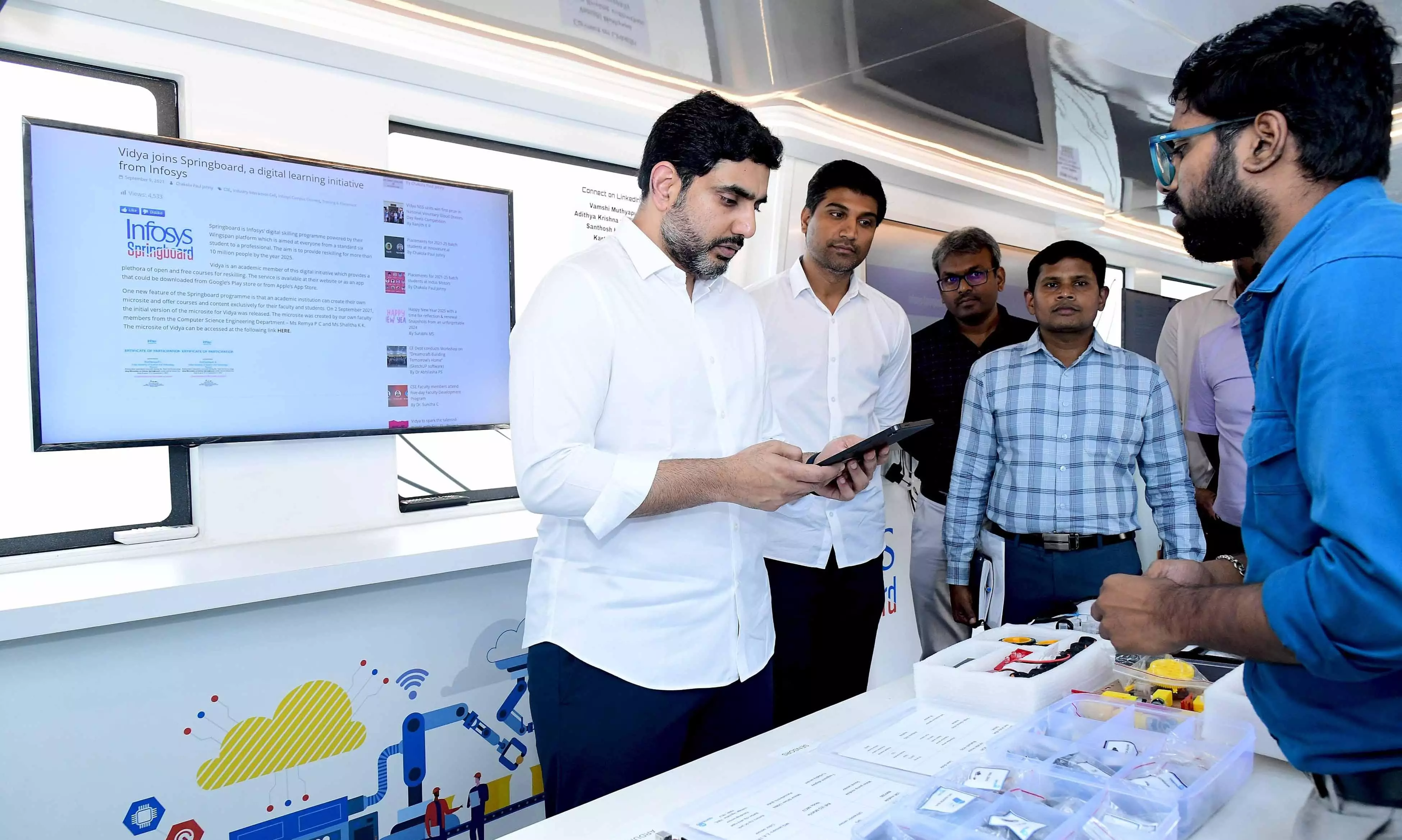 Lokesh Launches AP-Maker Lab-on-Wheels to Educate Schoolers in Stem