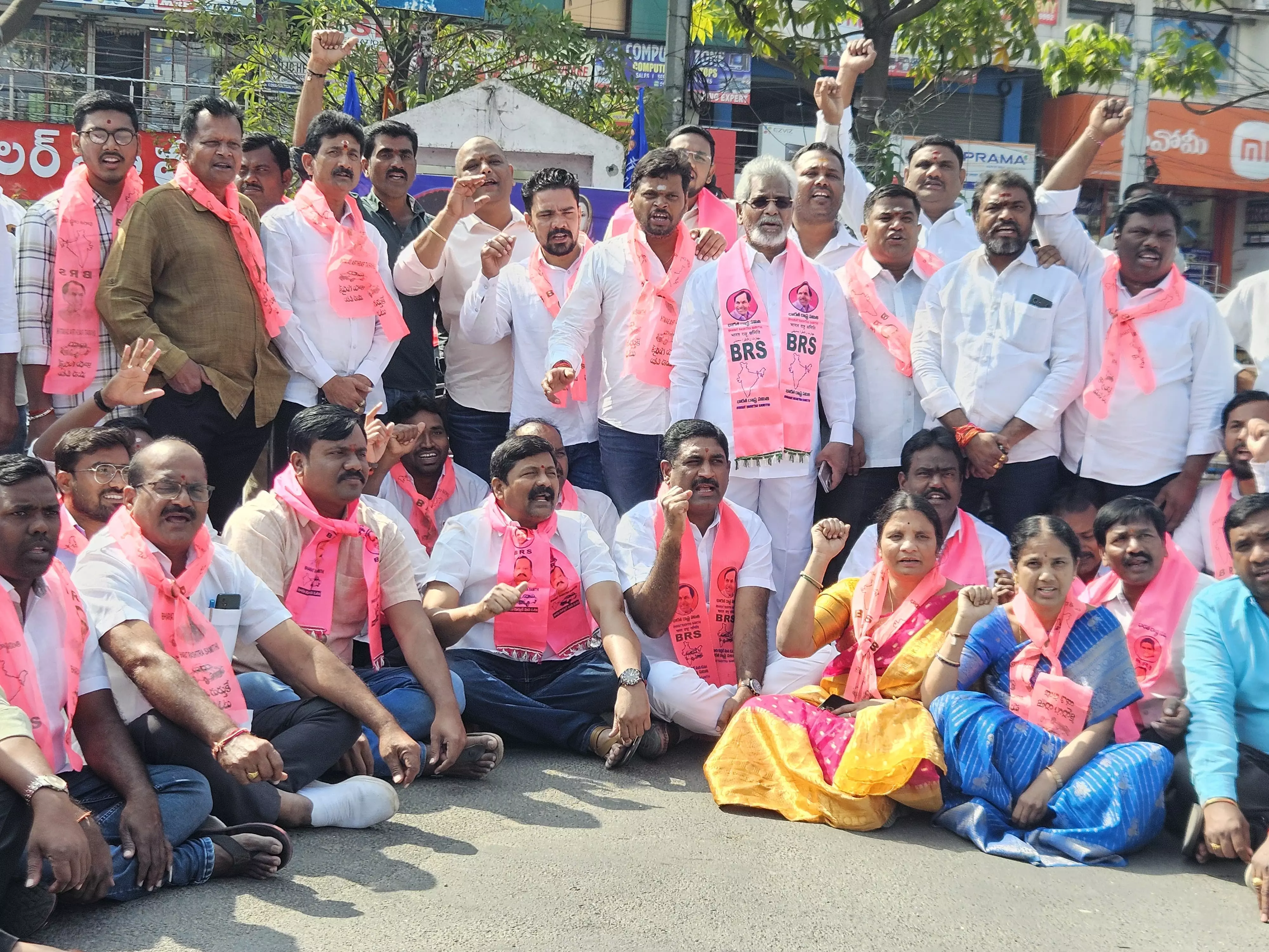 BRS Protests in Karimnagar, Warangal over Congress Pre-Poll Promises