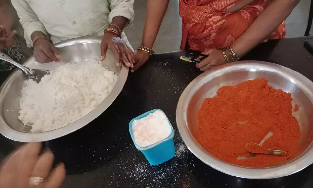 Video of Chilli Powder for Breakfast at MGU Goes Viral