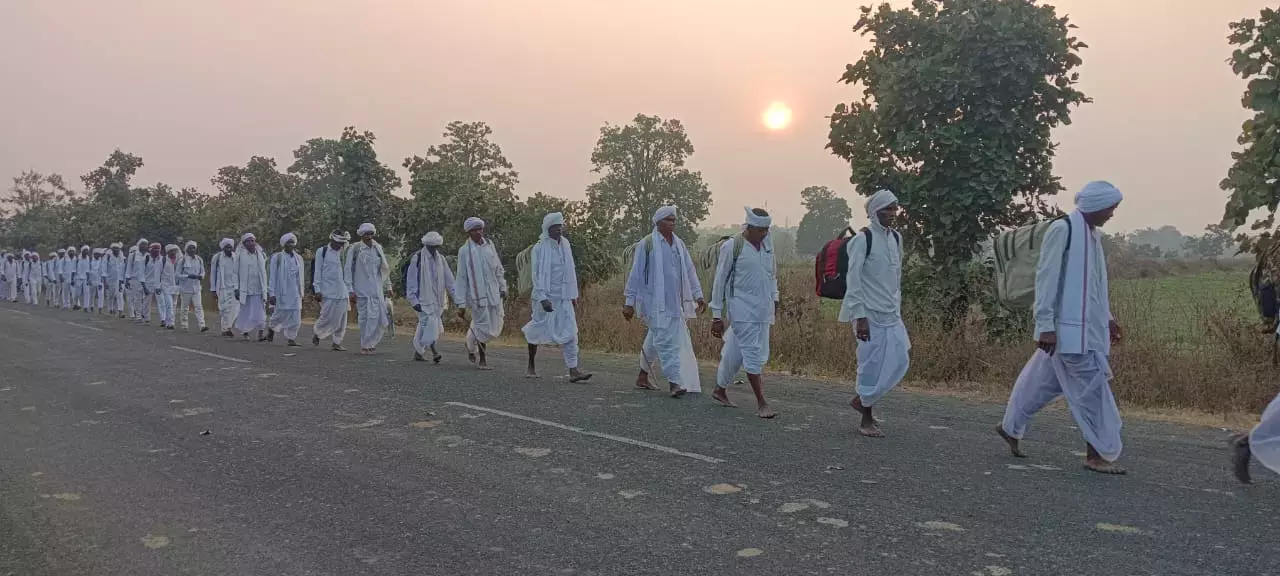 Adivasi Mesram clan start 150 km padayatra for Gangajal