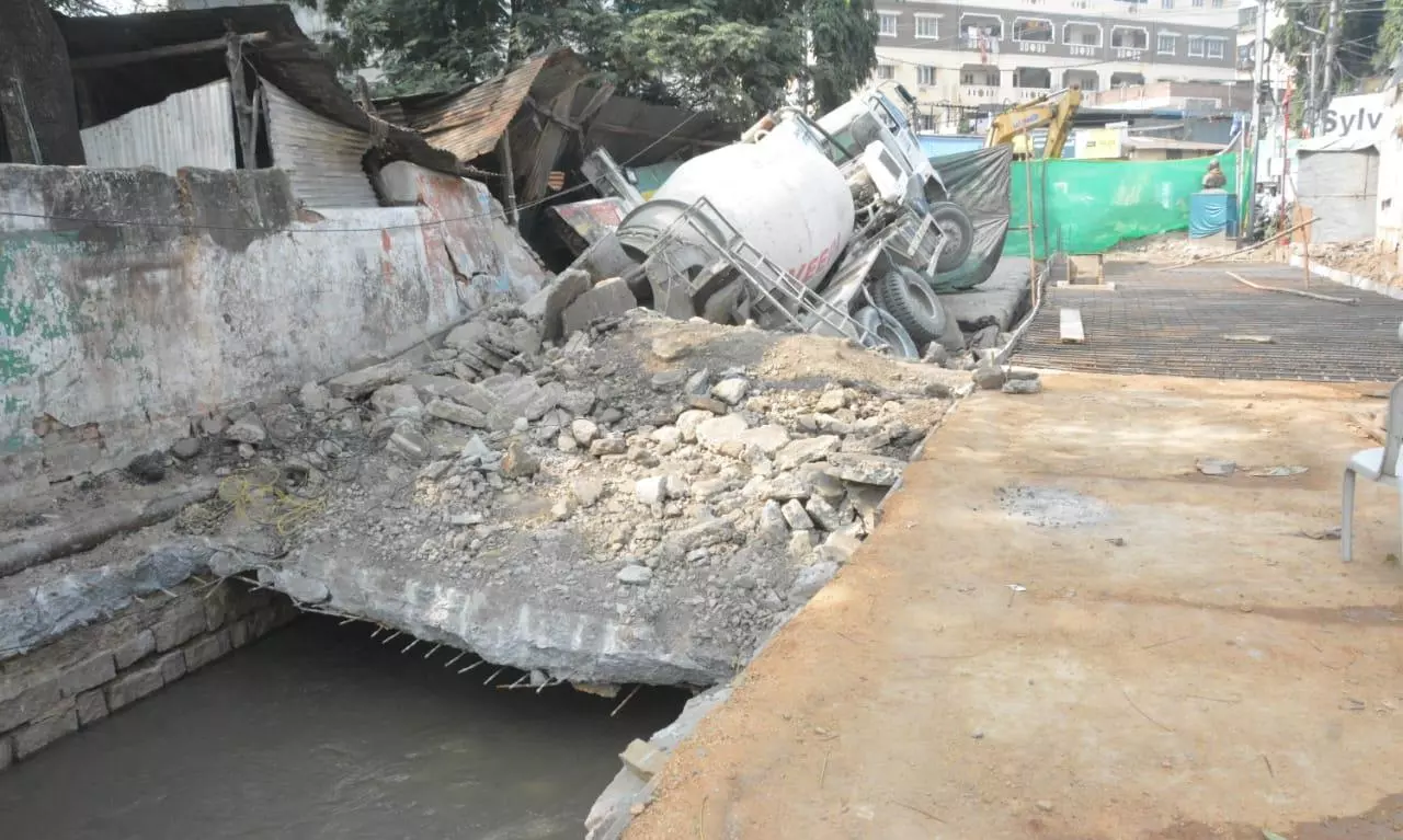 Road Caved In Goshamahal’s Chaknawadi, Again