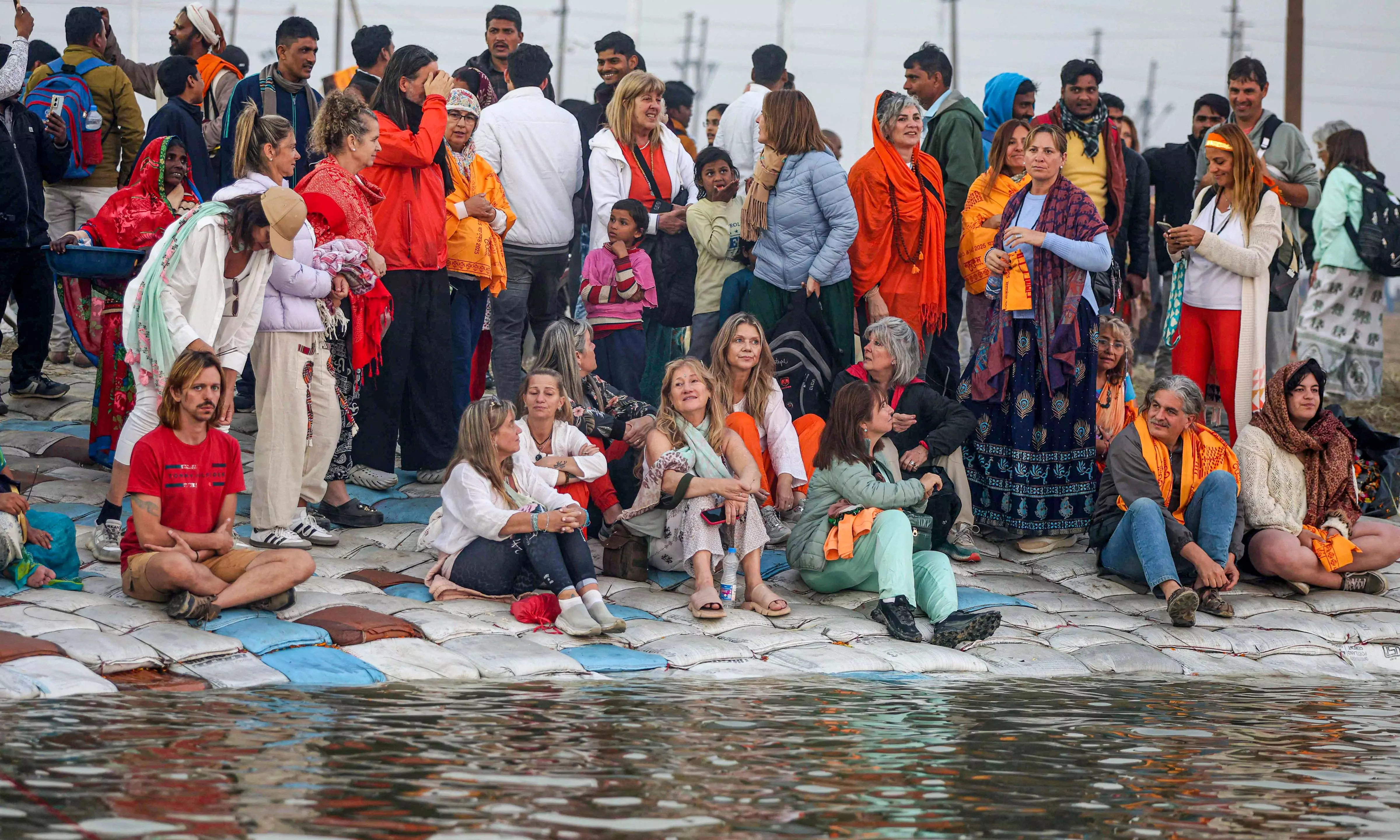 25 lakh people take dip in Sangam ahead of Maha Kumbh