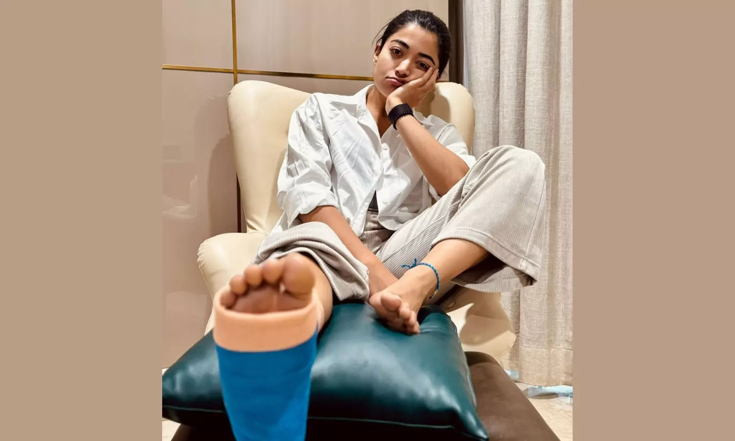 Rashmika takes a break from work after hurting her leg