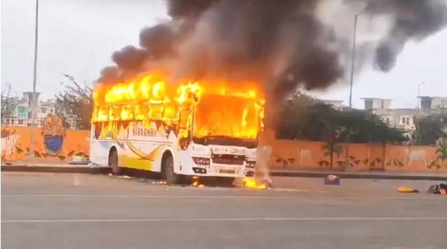 Elderly Passenger Killed as Pilgrims’ Bus Catches Fire in Mathura