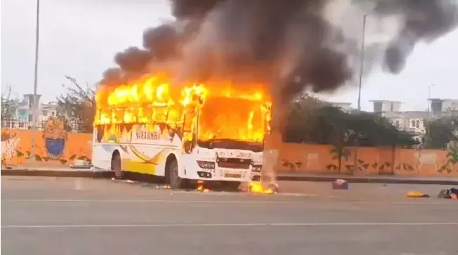 Elderly Passenger Killed as Pilgrims’ Bus Catches Fire in Mathura