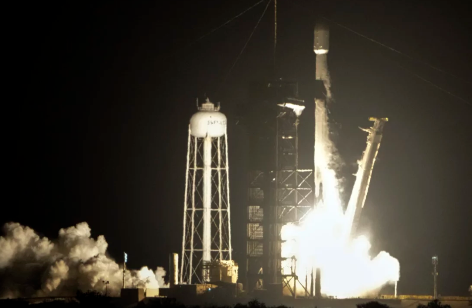 2 private lunar landers head toward the moon in a roundabout journey