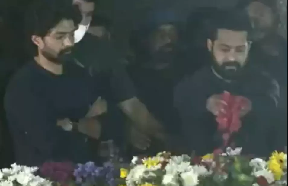 Jr NTR, Nandamuri Kalyan pay homage to NT Rama Rao