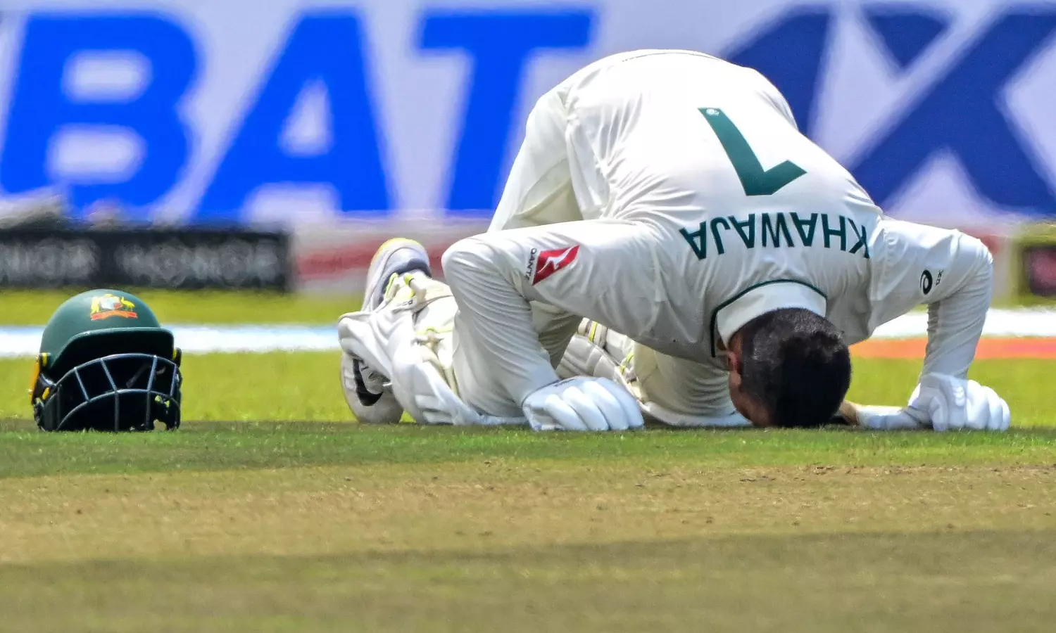 Aus vs SL: Khawaja falling to his knees to bowed his head in prayerful thanks